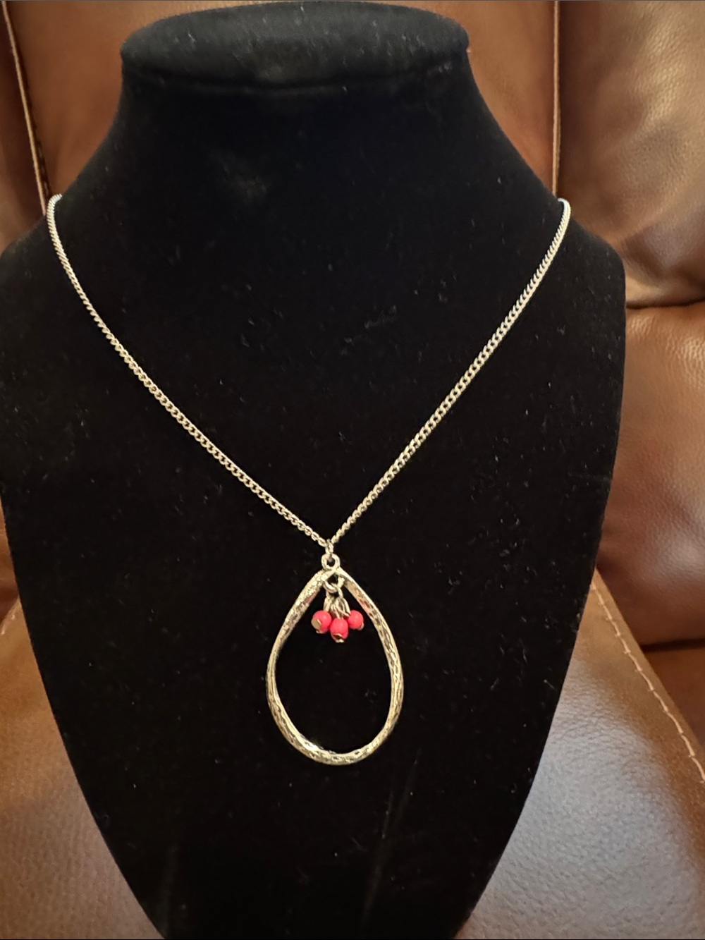 Silver Teardrop 19 inch Necklace with Pink Beaded Accent - Unbranded